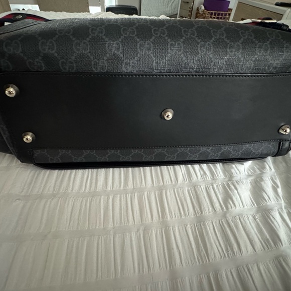 Gucci Kids GG Supreme Baby Messenger Changing Bag - Picture 8 of 11